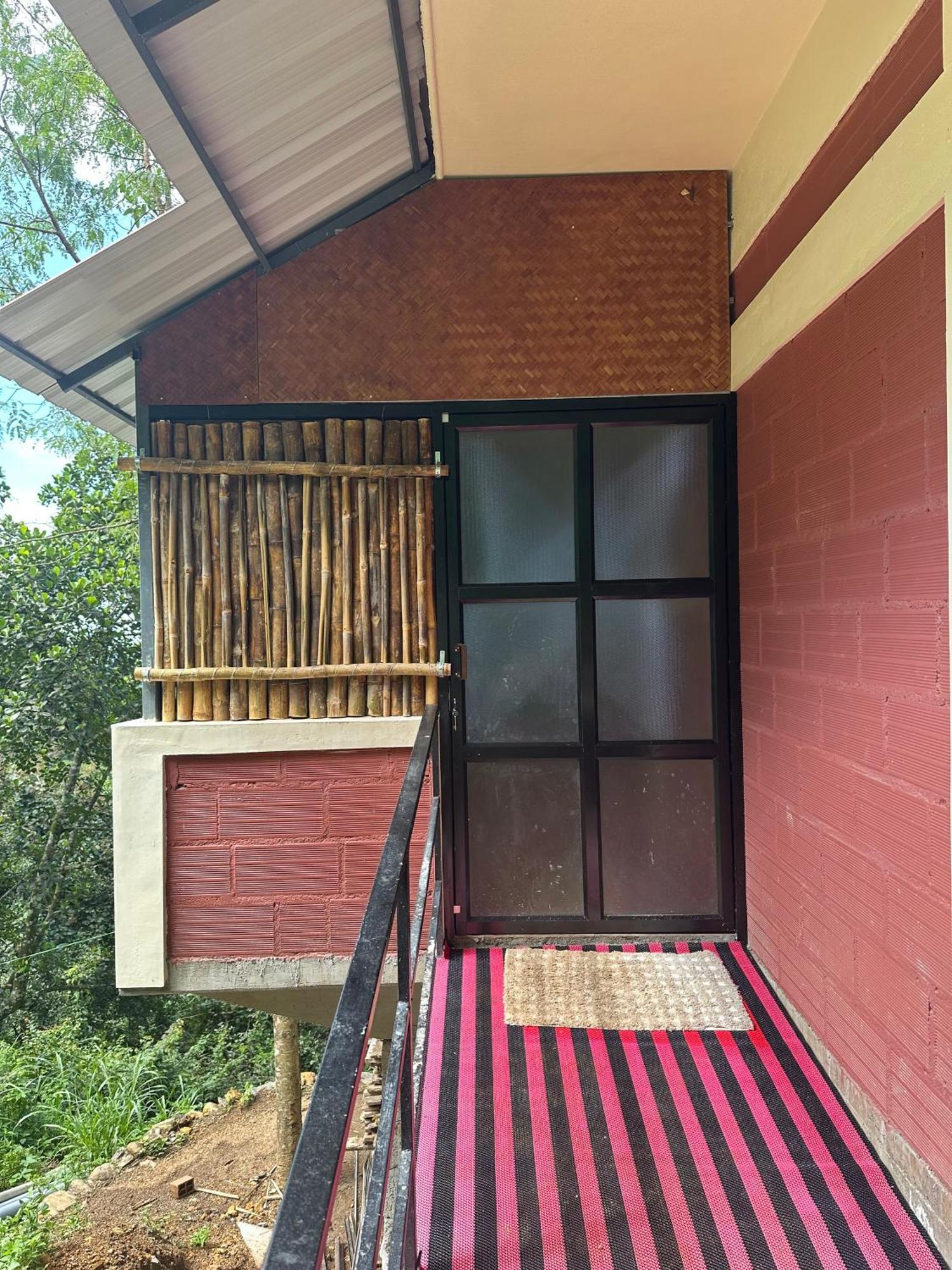 Sunset Valley Kerala Pool Resort - Serene Natural Forest Cottage Stay In Idukki With Sunrise & Sunset Panoramas, Natural Streams & Tranquil Summer Evenings Pirmed Ngoại thất bức ảnh