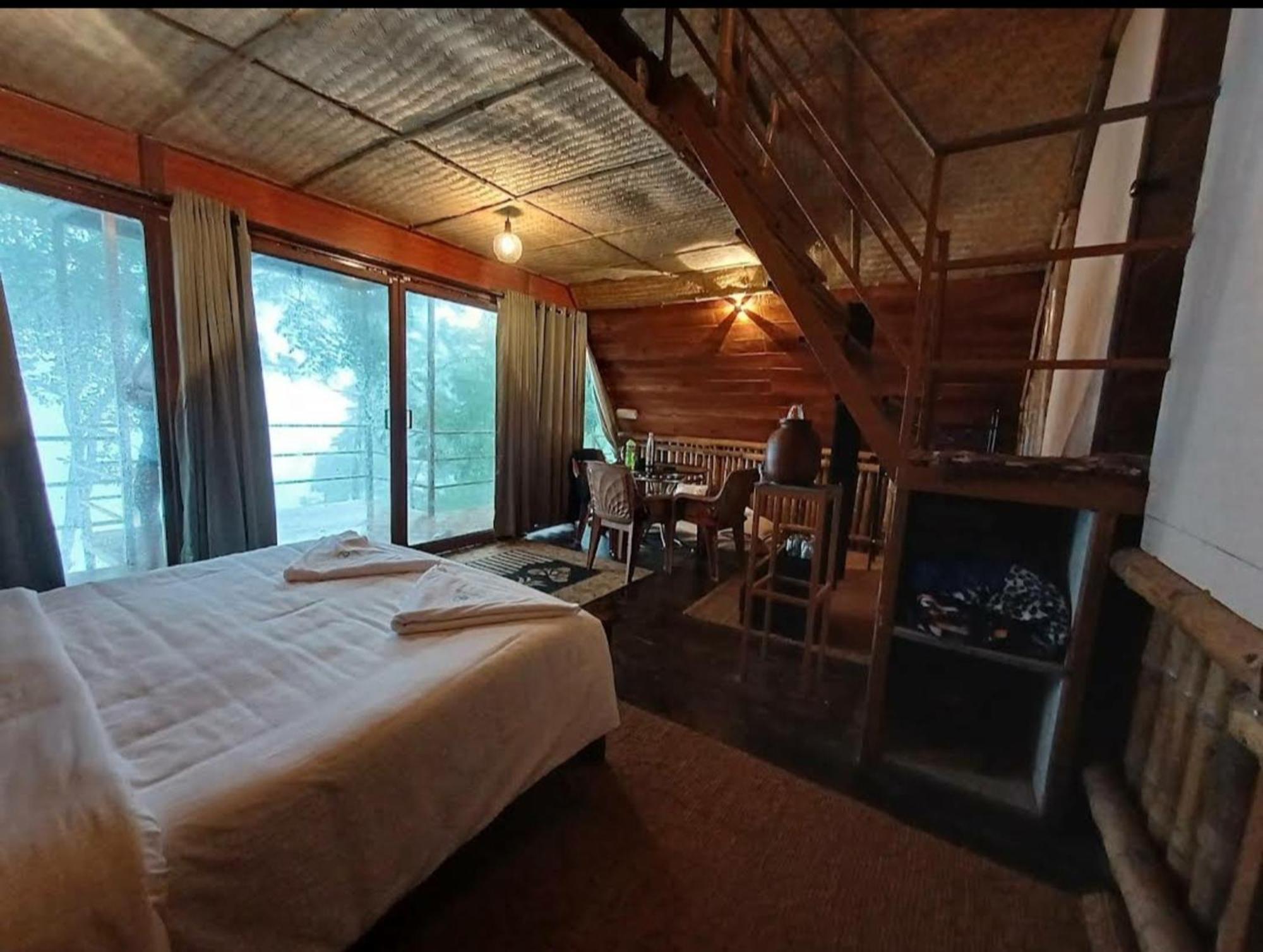 Sunset Valley Kerala Pool Resort - Serene Natural Forest Cottage Stay In Idukki With Sunrise & Sunset Panoramas, Natural Streams & Tranquil Summer Evenings Pirmed Ngoại thất bức ảnh