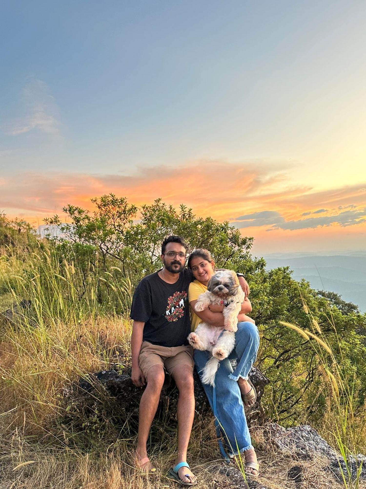 Sunset Valley Kerala Pool Resort - Serene Natural Forest Cottage Stay In Idukki With Sunrise & Sunset Panoramas, Natural Streams & Tranquil Summer Evenings Pirmed Ngoại thất bức ảnh