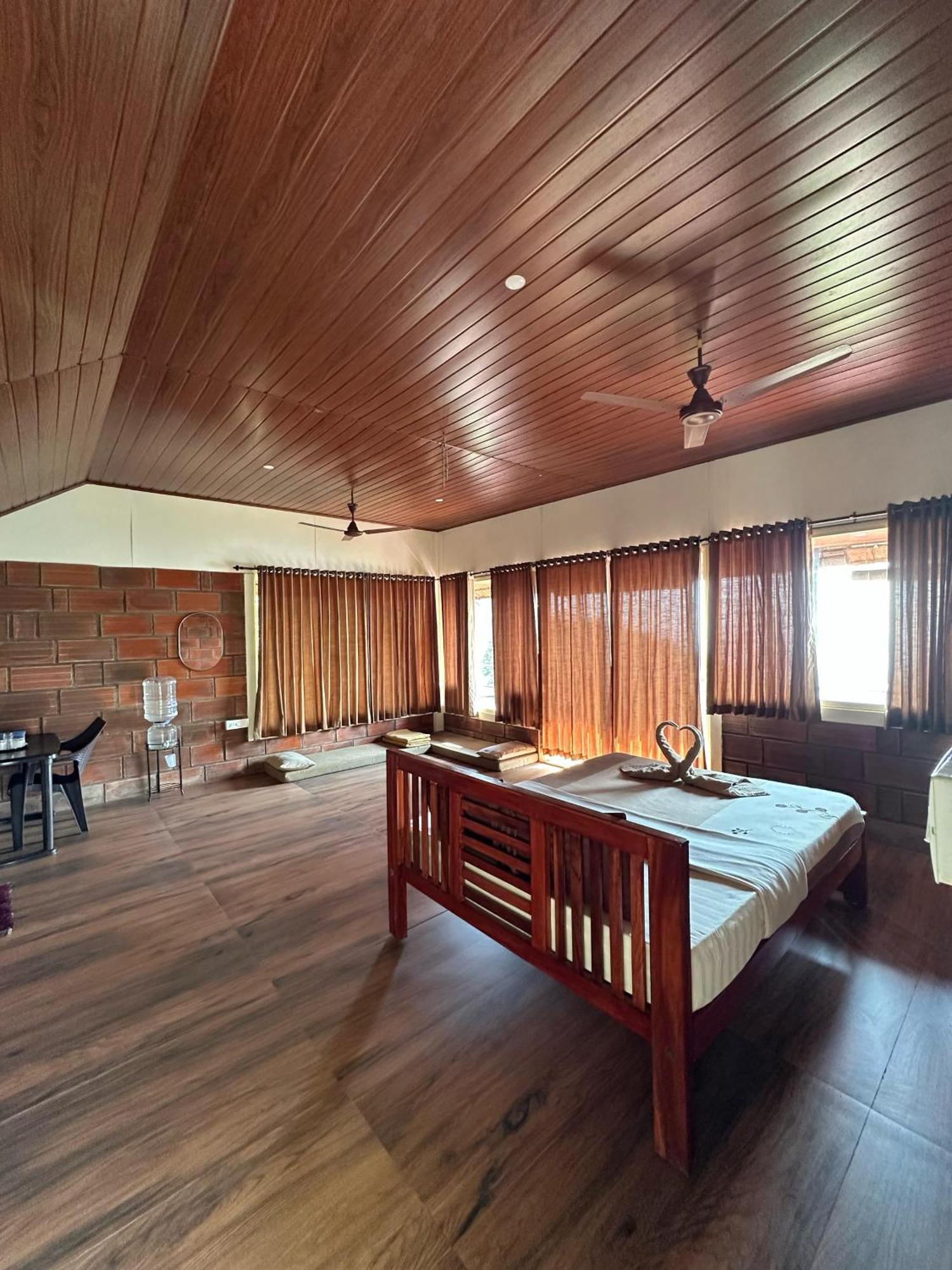Sunset Valley Kerala Pool Resort - Serene Natural Forest Cottage Stay In Idukki With Sunrise & Sunset Panoramas, Natural Streams & Tranquil Summer Evenings Pirmed Ngoại thất bức ảnh